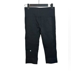 Lululemon Charcoal Gray Seamless Crop Leggings